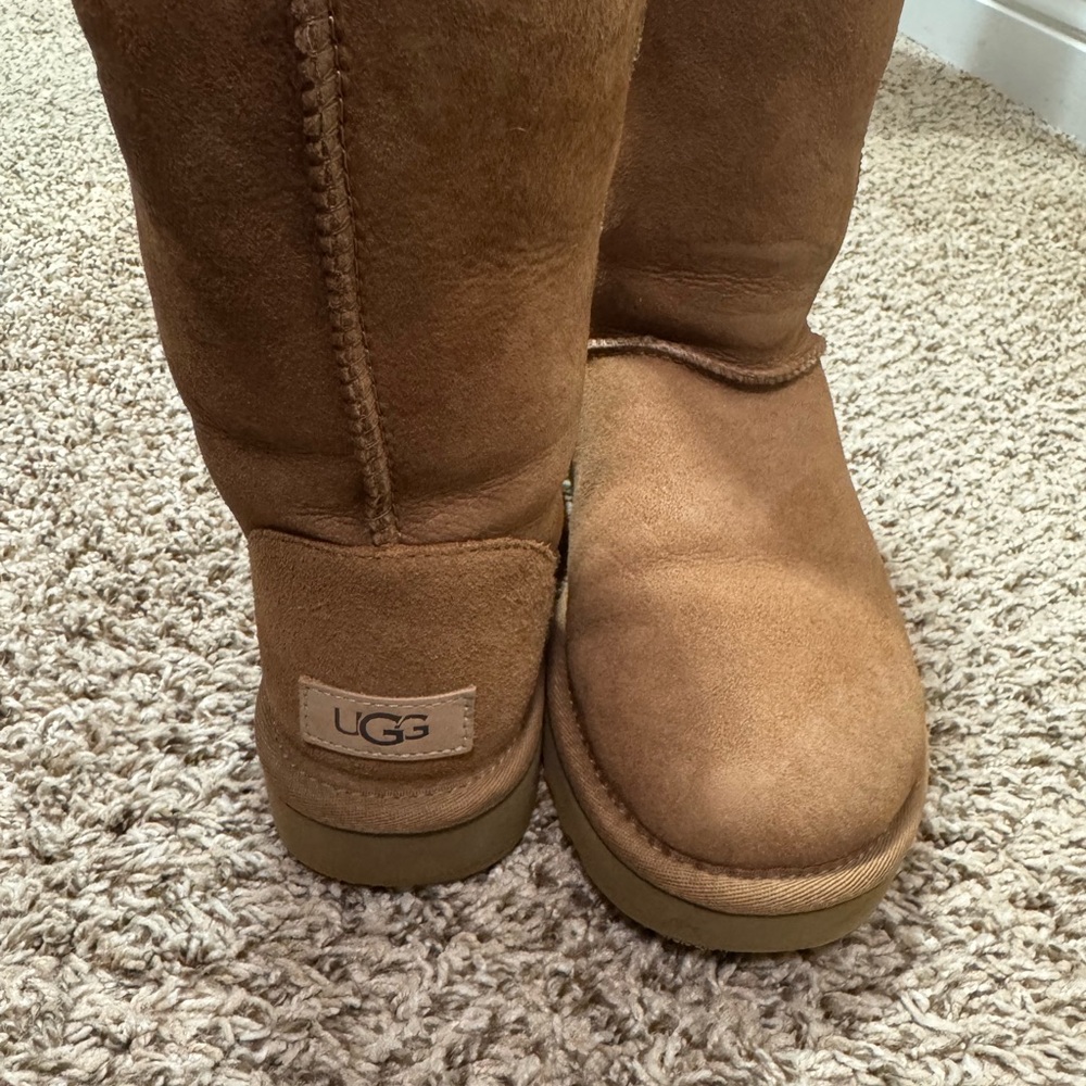 UGG Classic Short II - Picture 4 of 5